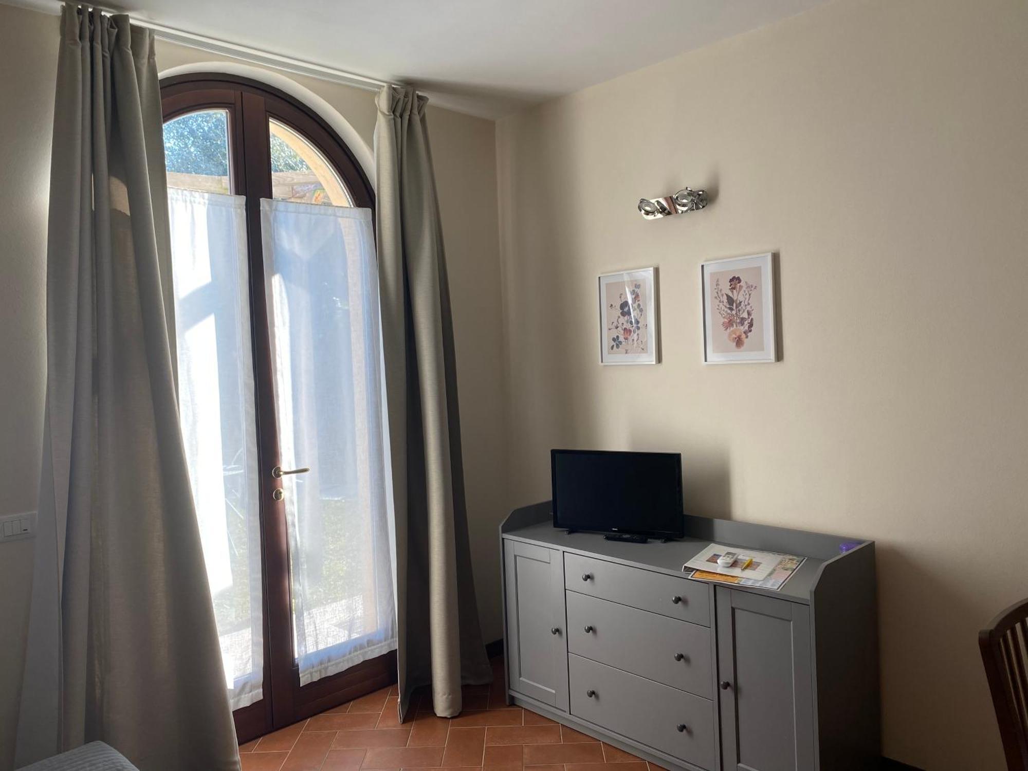 Апартаменти Residenza Cipressi E Olivi Верона Екстер'єр фото