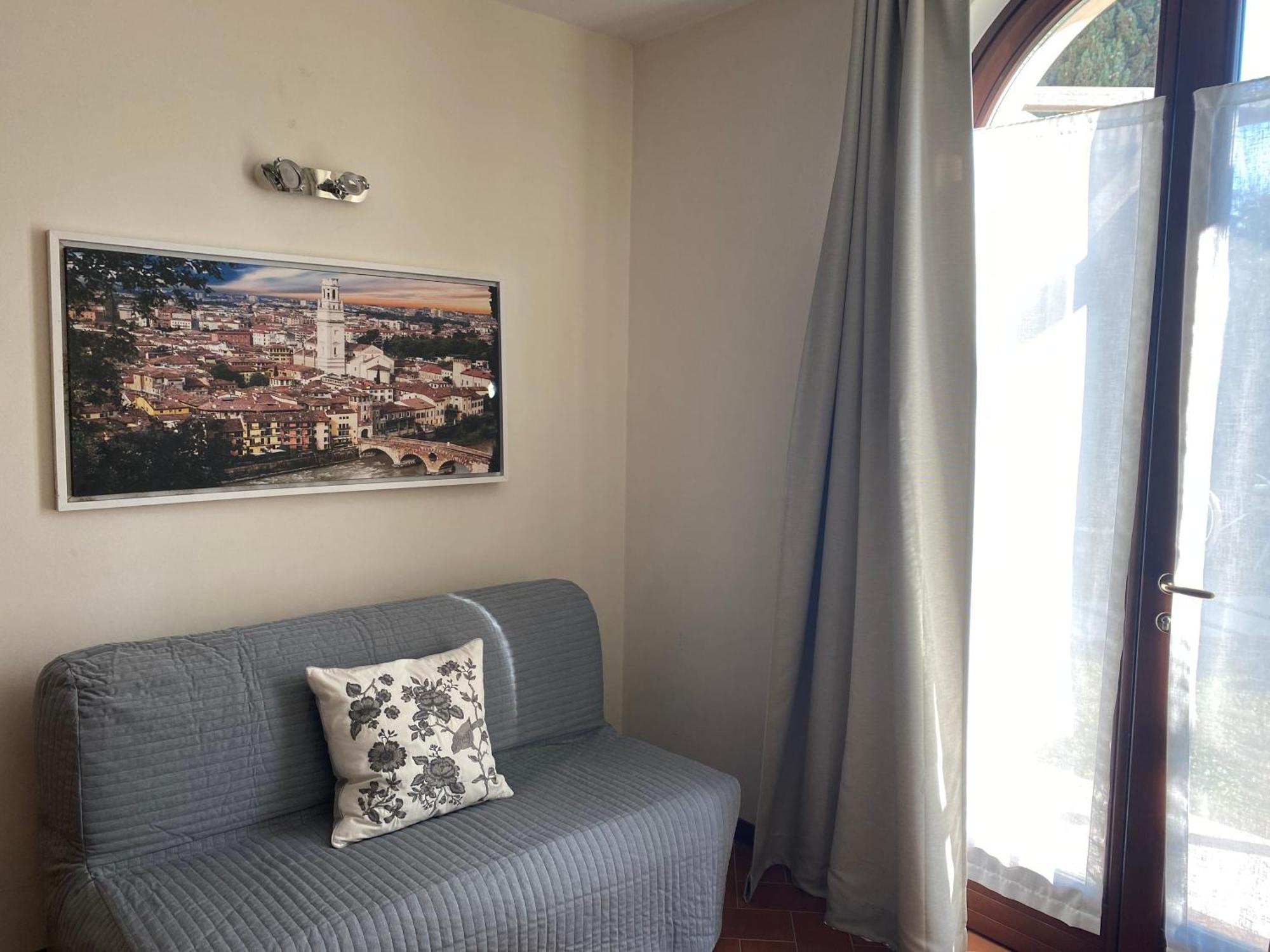 Апартаменти Residenza Cipressi E Olivi Верона Екстер'єр фото
